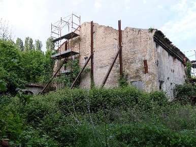 Foto Casa indipendente a Chiarano di 500 m² con 10 locali in vendita