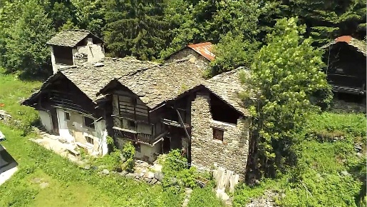 Foto Casa indipendente in Frazione Ondre Tschossil, Gressoney-Saint-Jean
