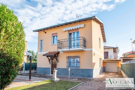 Foto Casa indipendente in Pietro Mascagni 2, Samarate Cascina Elisa