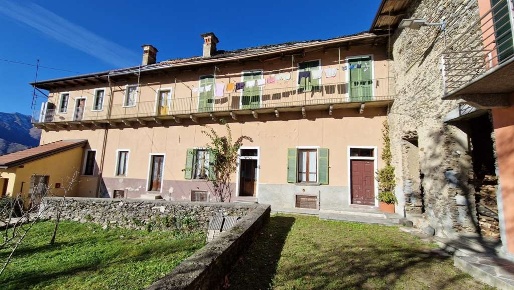Foto Casa indipendente in Via San Giulio, Loreglia di 70 m² con 2 locali