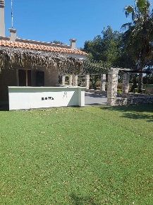 Foto Casa indipendente a Giovinazzo di 16000 m² con 5 locali in vendita