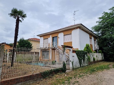 Foto Casa indipendente in Via Dei Gigli  15, Busto Arsizio in vendita