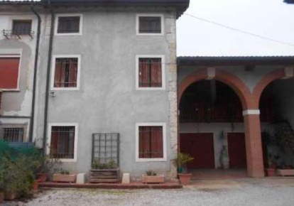 Foto Casa indipendente in Contrà Frigon, Montebello Vicentino di 221 m²