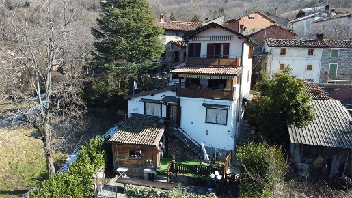 Foto Casa indipendente in Cà della cà, Fabbrica Curone Centro di 200 m²