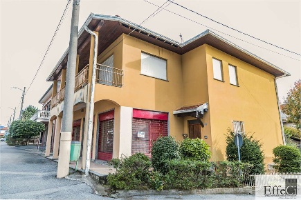 Foto Casa indipendente in Via Mazzini 208, Ispra Centro di 275 m²