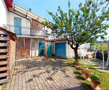 Foto Casa indipendente a Alessandria di 189 m² con 6 locali in vendita