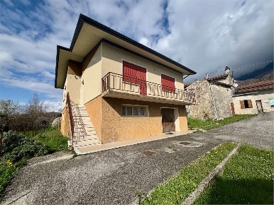 Foto Casa indipendente a Fregona di 110 m² con 1 locali in vendita