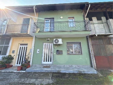 Foto Casa indipendente in Via Cavour  114, Cislago in vendita