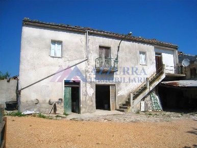 Foto Casa indipendente a Fresagrandinaria di 100 m² con 6 locali in vendita