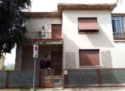 Foto Casa indipendente in via Angeli, Porto Sant'Elpidio Centro di 345 m²
