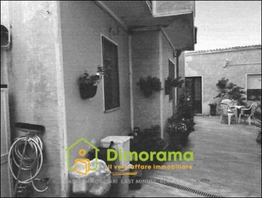 Foto Casa indipendente in Via Fratelli Cervi 8, Domusnovas di 199 m²