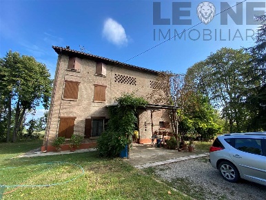 Foto Casa indipendente a San Cesario sul Panaro di 325 m² con 8 locali