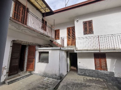 Foto Casa indipendente in Via Cafferonio 23, Casale Corte Cerro Centro