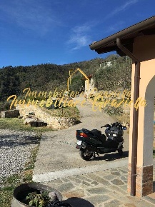 Foto Casa indipendente a Dolceacqua di 120 m² con 4 locali in vendita