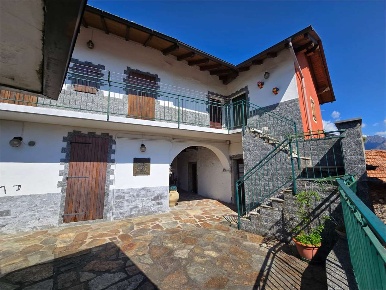 Foto Casa indipendente in Via Fornaccio 4, Casale Corte Cerro Arzo Ricciano