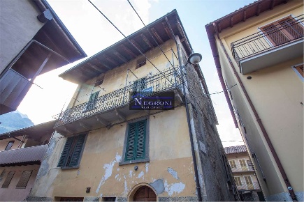 Foto Casa indipendente in rossini 9, Ardesio Centro di 380 m² con 13 locali