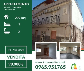 Foto Casa indipendente a Reggio di Calabria di 299 m² con 10 locali