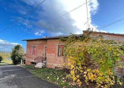 Foto Casa indipendente a Lucignano di 145 m² con 5 locali in vendita