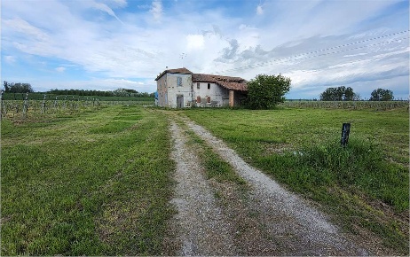 Foto Casa indipendente a San Prospero di 464 m² con 8 locali in vendita