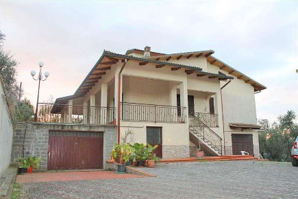 Foto Casa indipendente a Torrita di Siena di 450 m² con 5 locali in vendita