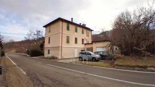 Foto Casa indipendente in Via Cantoniera 13, Vetto Cantoniera di 368 m²