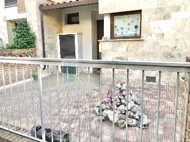 Foto Casa indipendente a Monteriggioni di 112 m² con 5 locali in vendita