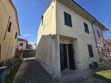 Foto Casa indipendente in Via  Giordani 1, Quarrata in vendita