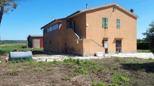 Foto Casa indipendente a Manciano di 300 m² con 7 locali in vendita