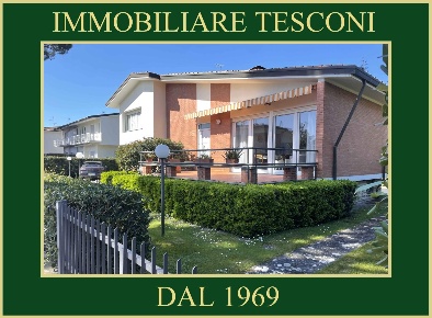 Foto Villa unifamiliare in via leonardo da vinci 60, Pietrasanta di 222 m²