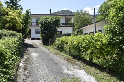 Foto Casa indipendente a Sant'Apollinare di 220 m² con 16 locali in vendita