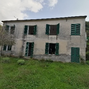 Foto Casa indipendente a Montignoso Capanne, Prato di 170 m² con 6 locali