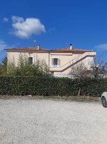 Foto Casa indipendente in Via Spineto 6, Falerone Piane con 10 locali