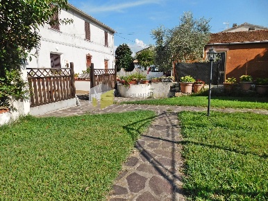 Foto Casa indipendente a San Giuliano Terme in vendita