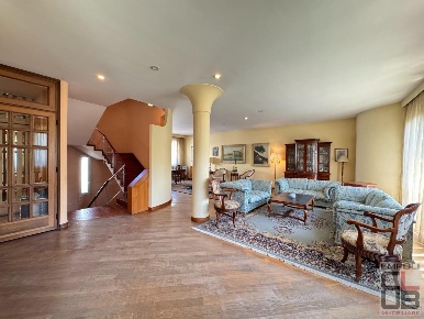 Foto Villa unifamiliare a Empoli Masini - XX Settembre di 490 m² in vendita