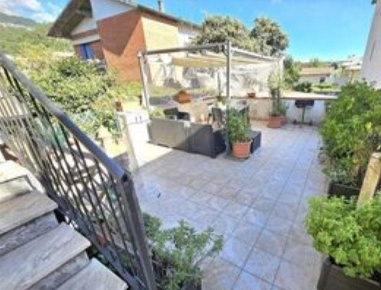 Foto Appartamento a Massa Turano di 120 m² con 5 locali in vendita