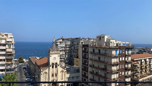 Foto Appartamento a Catania Picanello di 208 m² con 7 locali in vendita
