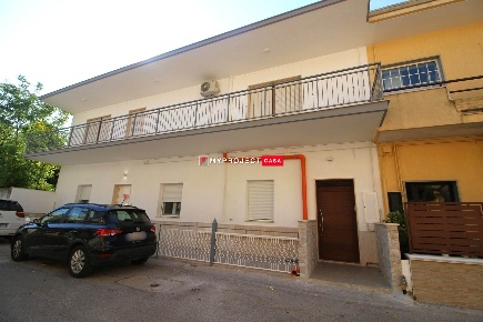 Foto Appartamento a Crispiano di 195 m² con 5 locali in vendita