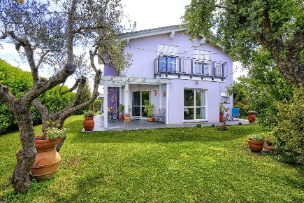 Foto Villa unifamiliare a Rosignano Marittimo Rosignano Solvay di 270 m²