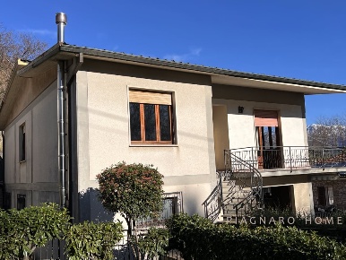 Foto Villa unifamiliare in Via madonna del monte, Mulazzo Pozzo di 334 m²