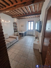 Foto Appartamento in VIA CAVOUR, Carrara Centro di 70 m² con 4 locali