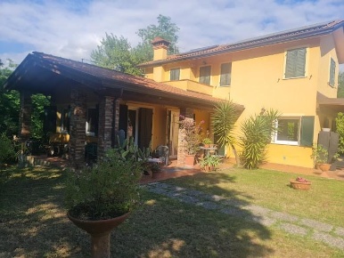 Foto Villa unifamiliare a Castelnuovo Magra Colombiera Molicciara di 220 m²