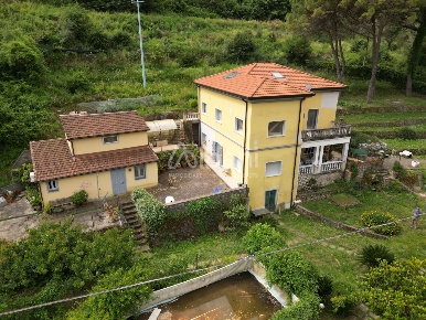 Foto Villa bifamiliare in Via B. Gazzoli, Lerici Pugliola, Solaro di 410 m²