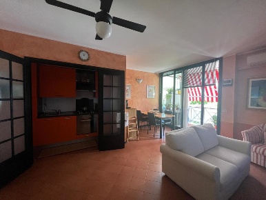 Foto Appartamento a Ameglia Centro di 55 m² con 3 locali in vendita