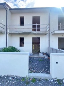 Foto Villa a schiera in Via Romana Oves, Porcari Centro di 90 m² in vendita