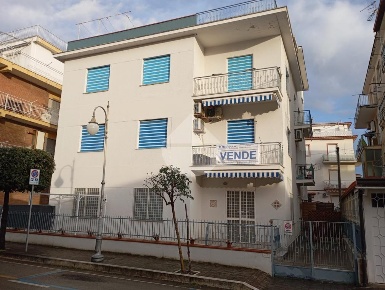 Foto Appartamento in ITALO BALBO, Minturno di 110 m² con 5 locali
