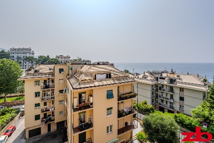 Foto Appartamento in Via Lavinia, Genova Albaro di 111 m² con 6 locali