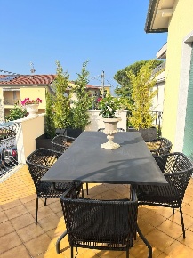 Foto Appartamento a Massa Marina di Massa Centro di 177 m² con 6 locali