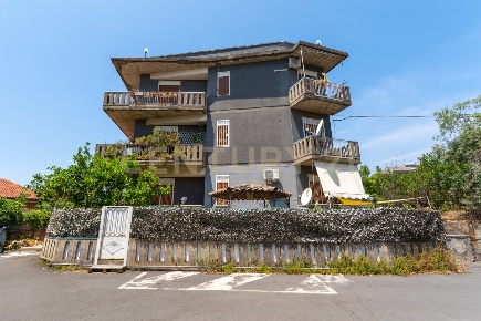 Foto Appartamento in Via Madonna delle Lacrime 64, Catania Centro di 168 m²