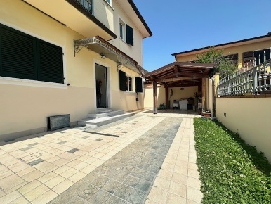 Foto Appartamento in via brancola, Camaiore in vendita