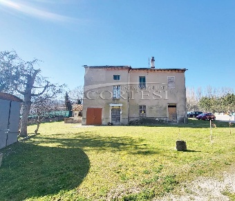 Foto Casa indipendente a Perugia di 160 m² con 10 locali in vendita